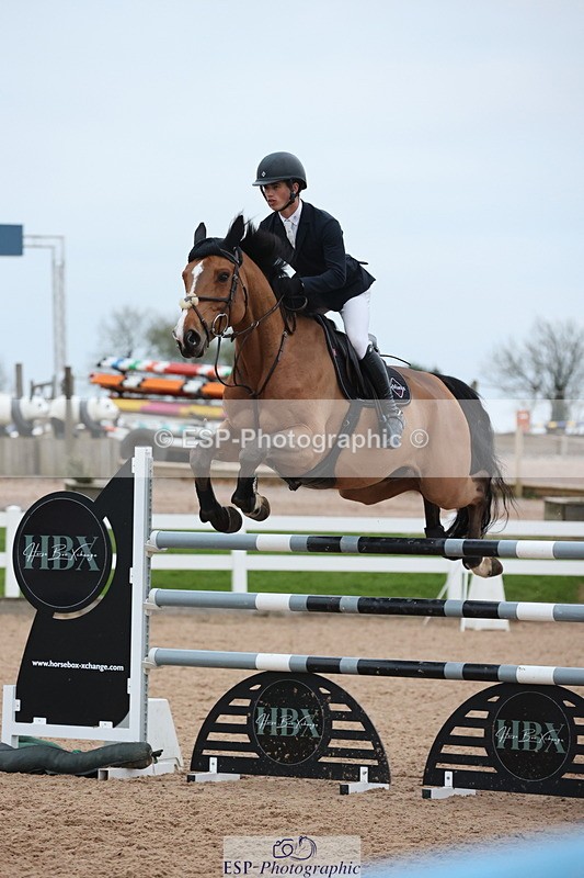 241101A-161620-03260 - FRI Cls 8 National 1.30m