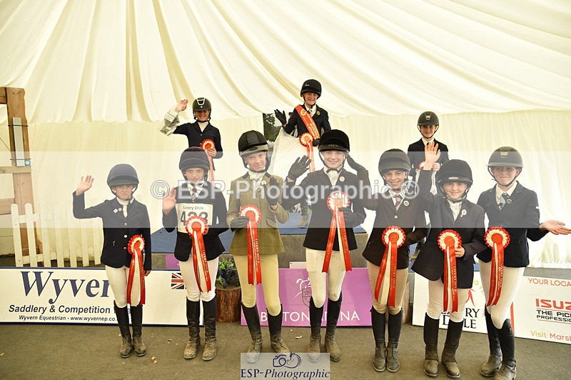 240823X-170956-20024 - 70cm Presentations