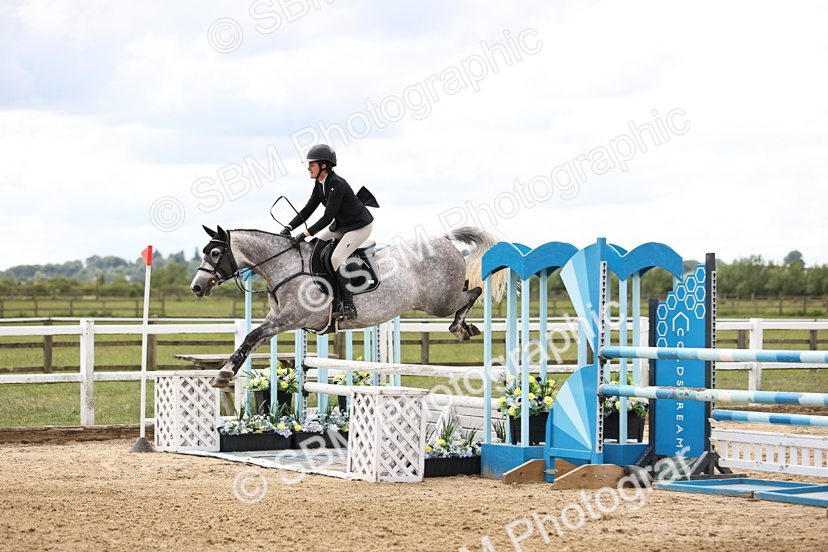 SBM_003115 - Class 11 - Senior Newcomers - 1.10m