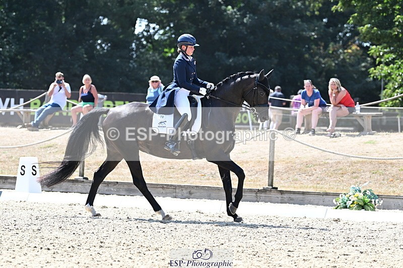 250810A-140211-07231 - 070-Abbie.NewburySeagry.Firstamour