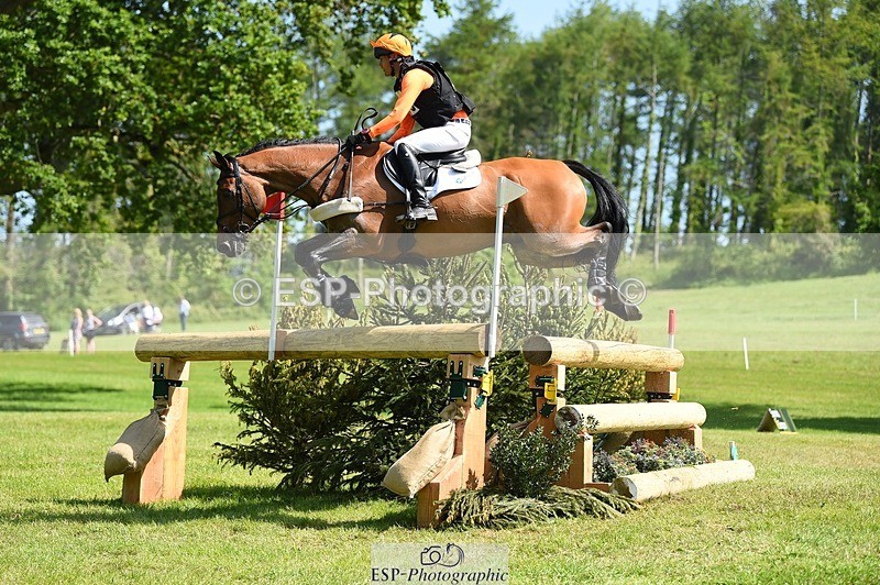 230527-105256-09037 - 260-LOW_MOOR_LUCKY-Tom_Woodward-XC