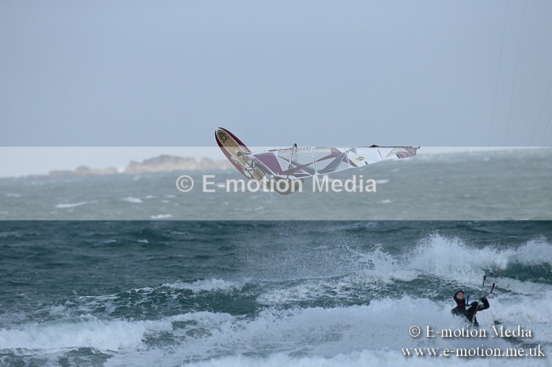 WS 020413-205 - Windsurfing