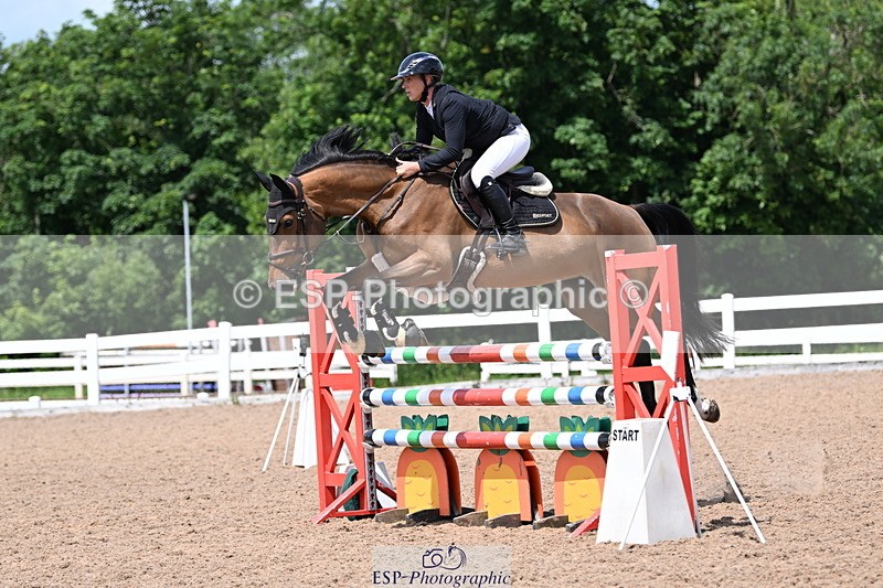 240619A-142525-00584 - Cls 4 Snr Newcomers and 1.10m Open