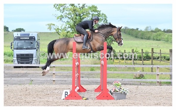 BPP_1189 - CLASS 6 FRI Senior Foxhunter/ 1.20m Open
