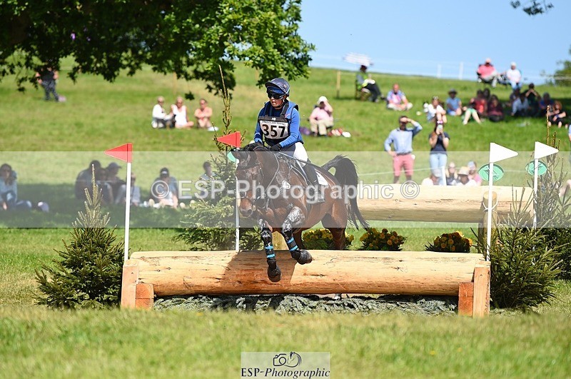230527-144630-10198 - 357-VIVENDI_HERO-Saffron_Cresswell-XC