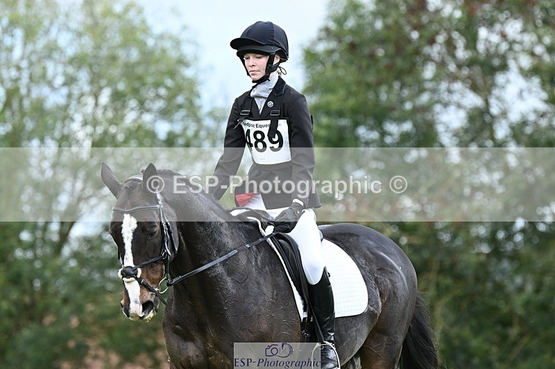 231020-124009-08158 - 489-MY.GALWAY.MAN-Daisy.Hood-DR