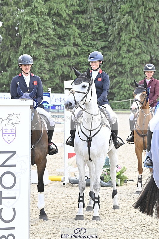 250525A-161115-18510 - Presentations Section C CCI 2 Star Long