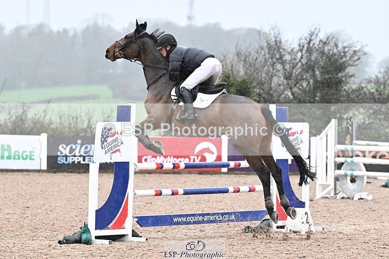 251205-124423-00522 - Cls 7 Snr Newcomers and 1.10m