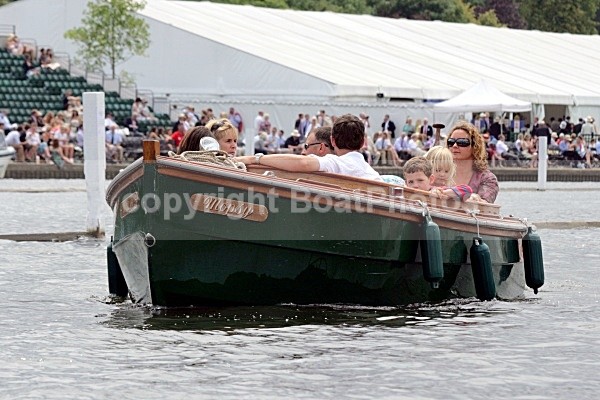 090704 MOPSY IMG_0438 - HENLEY REGATTA  SATURDAY 4th JULY 2009