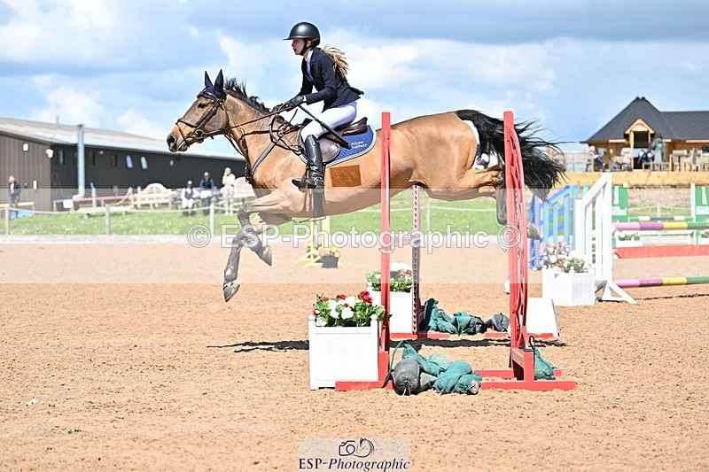 240504A-130451-01695 - Cls 4 Blue Chip Pony Newcomers & 1m Open