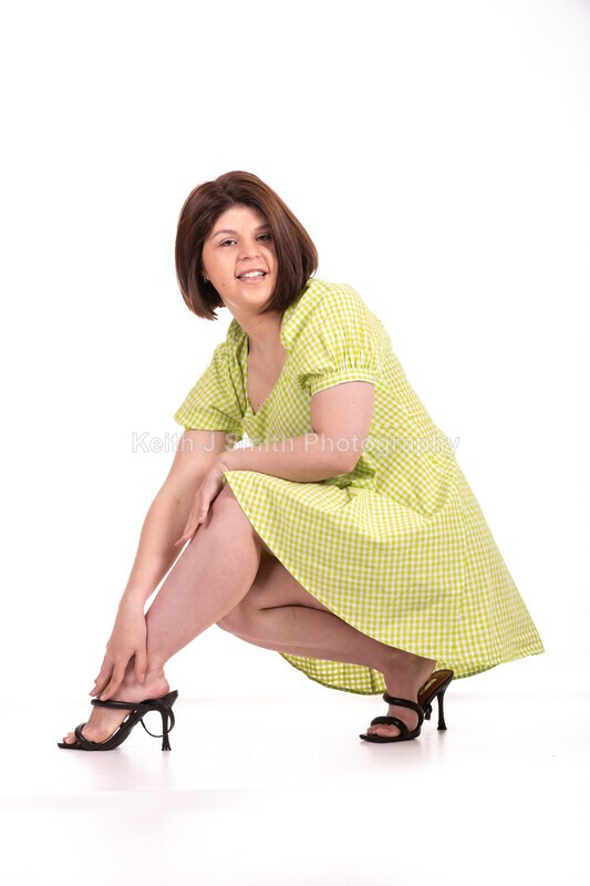 2KJS2824 - Jannie, Kristen & family. Studio