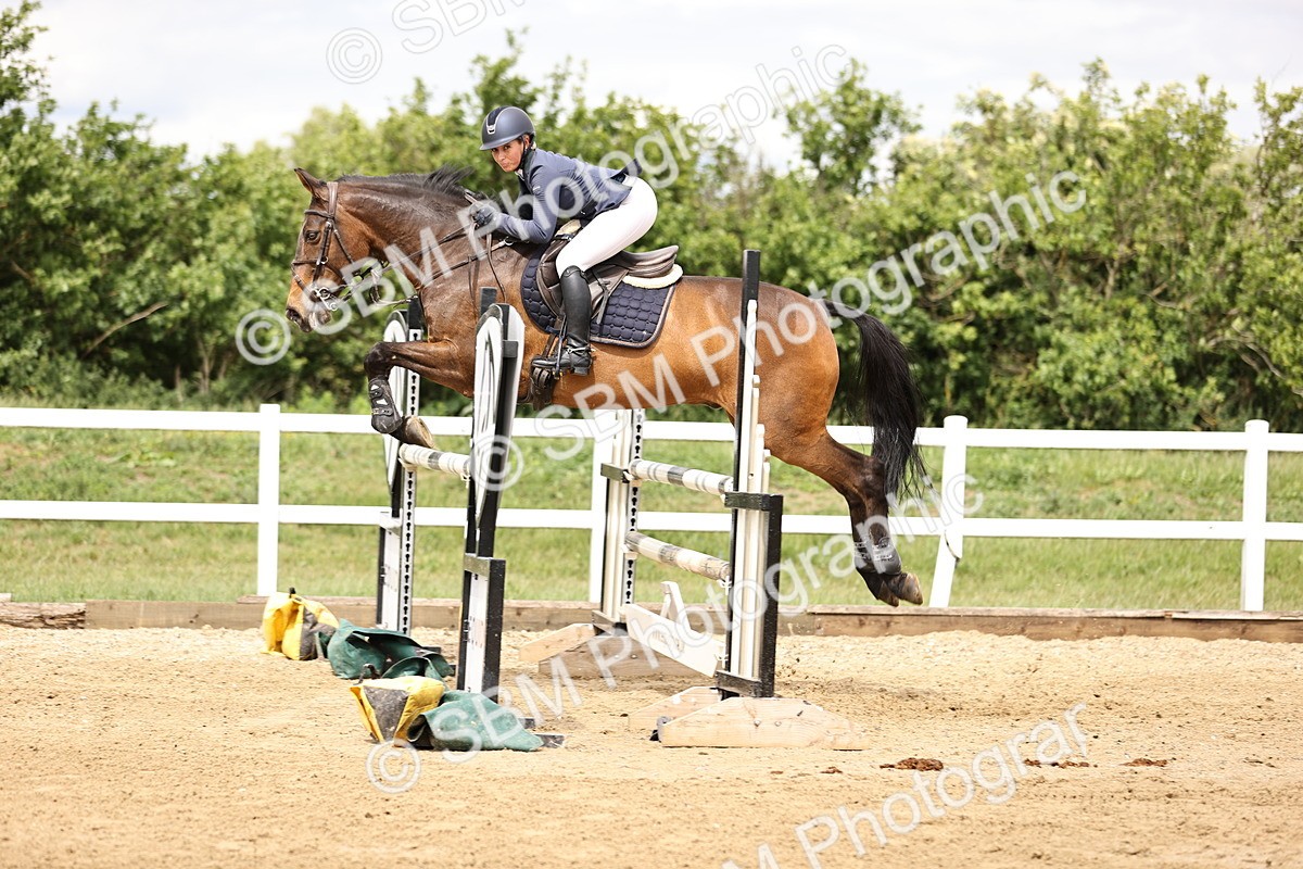 SBM_003361 - Class 11 - Senior Newcomers - 1.10m