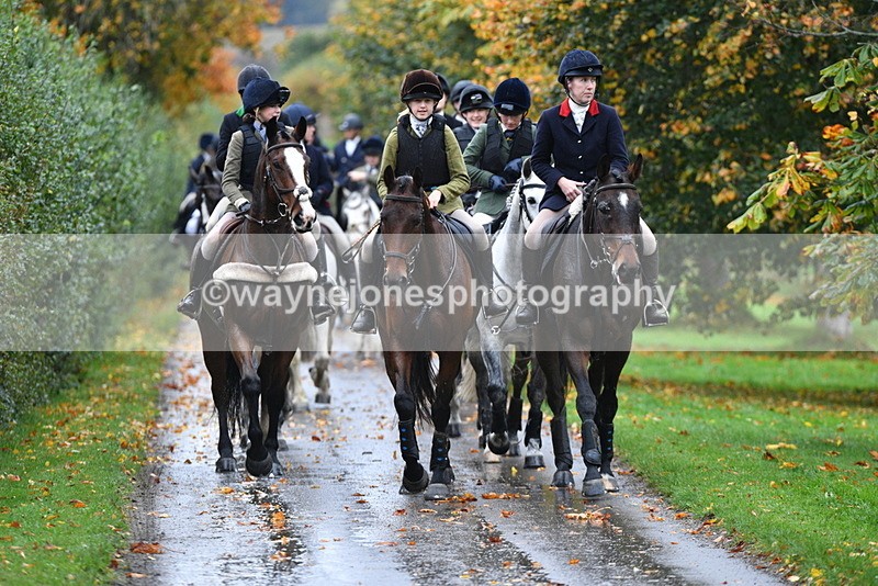 WJ5_6218 - B&B walk back for Hunt Tea !