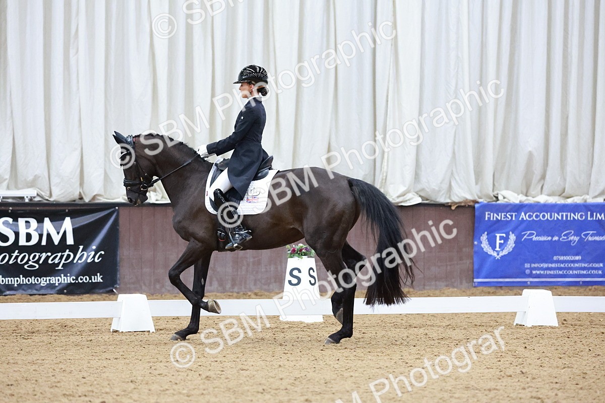 SBM_021184 - Class 14 - FEI Grand Prix - 17.40-18.34