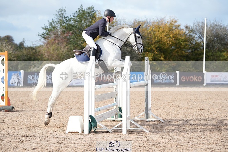 251025-141249-00594 - Cls 13 Pony Foxhunter and 1.10m