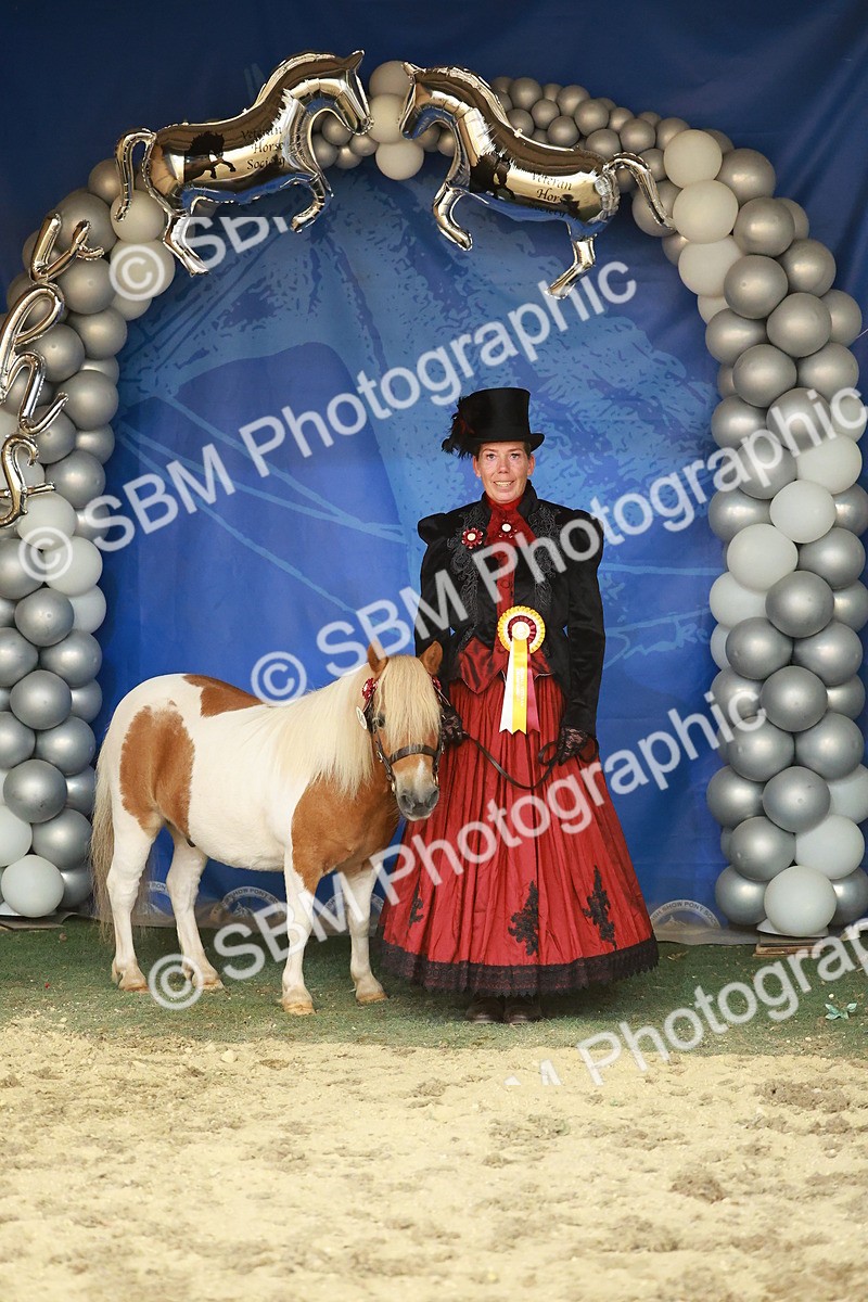 SBM_13743 - Class 104 - IH  Costume