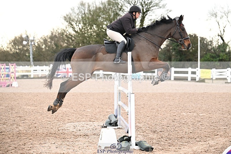 251206-125335-01069 - Cls 12 Snr Newcomers and 1.10m