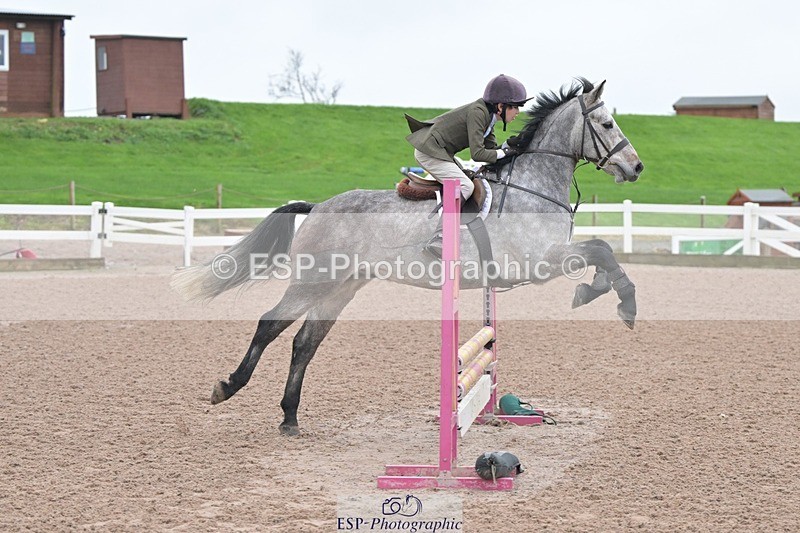 251116-095821-01081 - Cls 2 Pony Intro 70cm