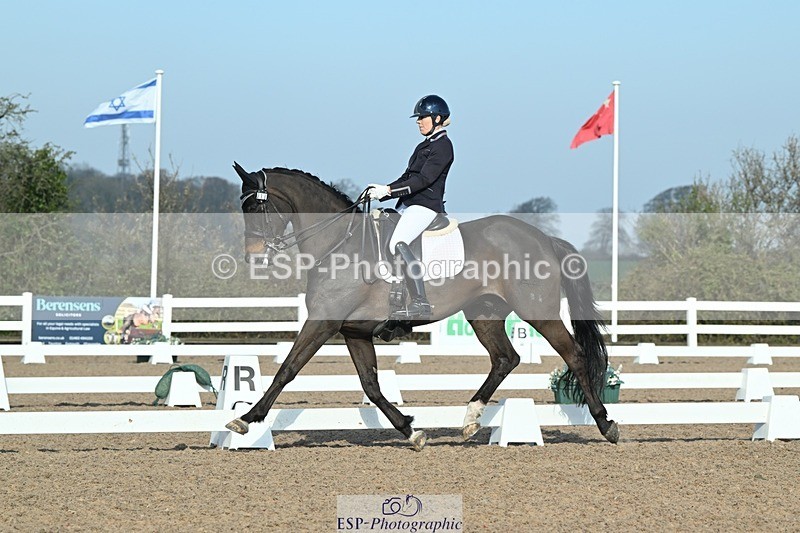 250403-082005-00321 - 018-Louise.Davison-Quamperfect