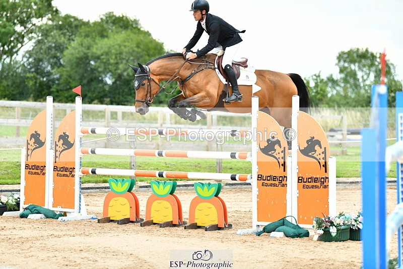 230720A-150246-03675 - Cls 9, 2 Star Big 1.40m Start to break