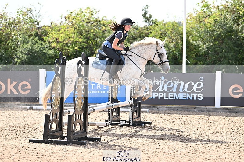 250821B-154118-00585 - Group B - Danielle