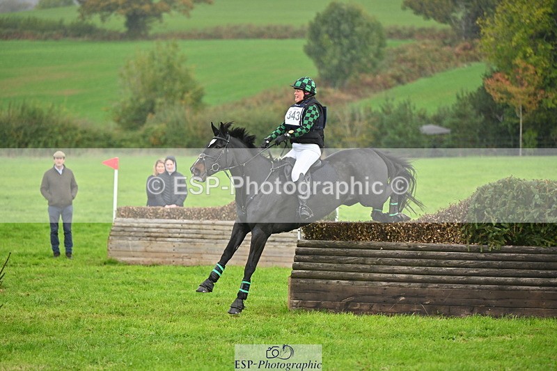 251025A-101903-16587 - D-343-Georgina.Owen