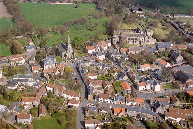 A00448A Falkland Village Fife - Settlements, infrastructure and attractions