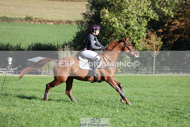 241025-112220-06473 - 017-Louis.Pern-CLASSICTOP.MISS.VIVIENNE