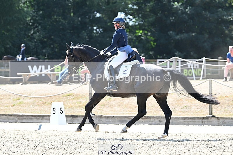 250810A-140037-07184 - 070-Abbie.NewburySeagry.Firstamour