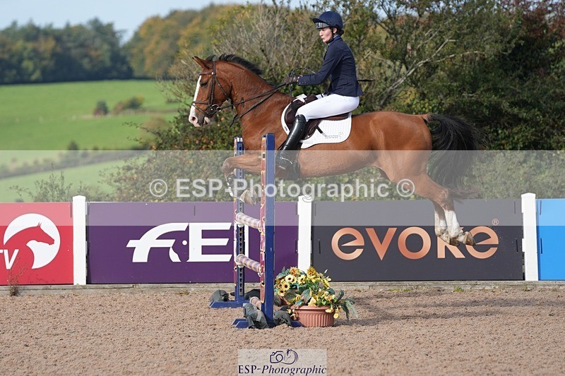 251005-104437-02633 - Cls 22 British Novice and 90cm