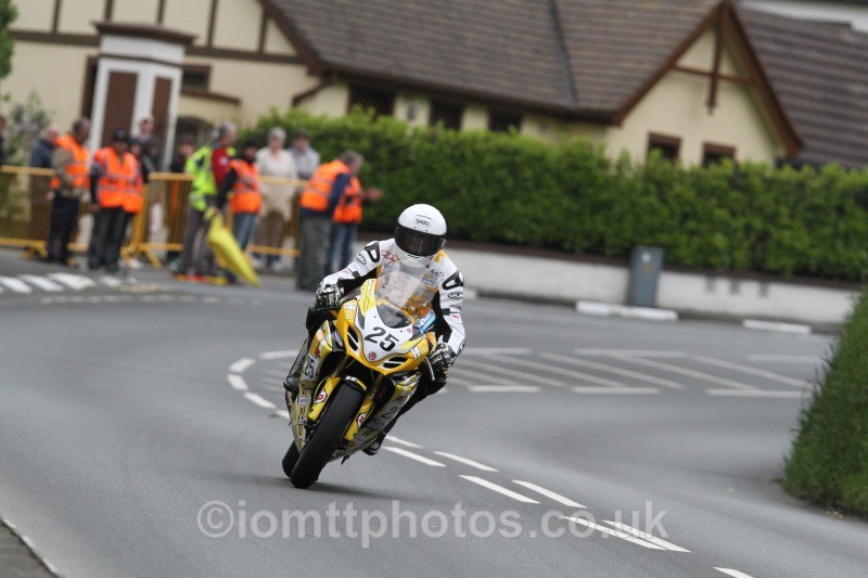 Ian Mackman Suzuki / InFront Motorcycles - Wednesday Practice - Solos