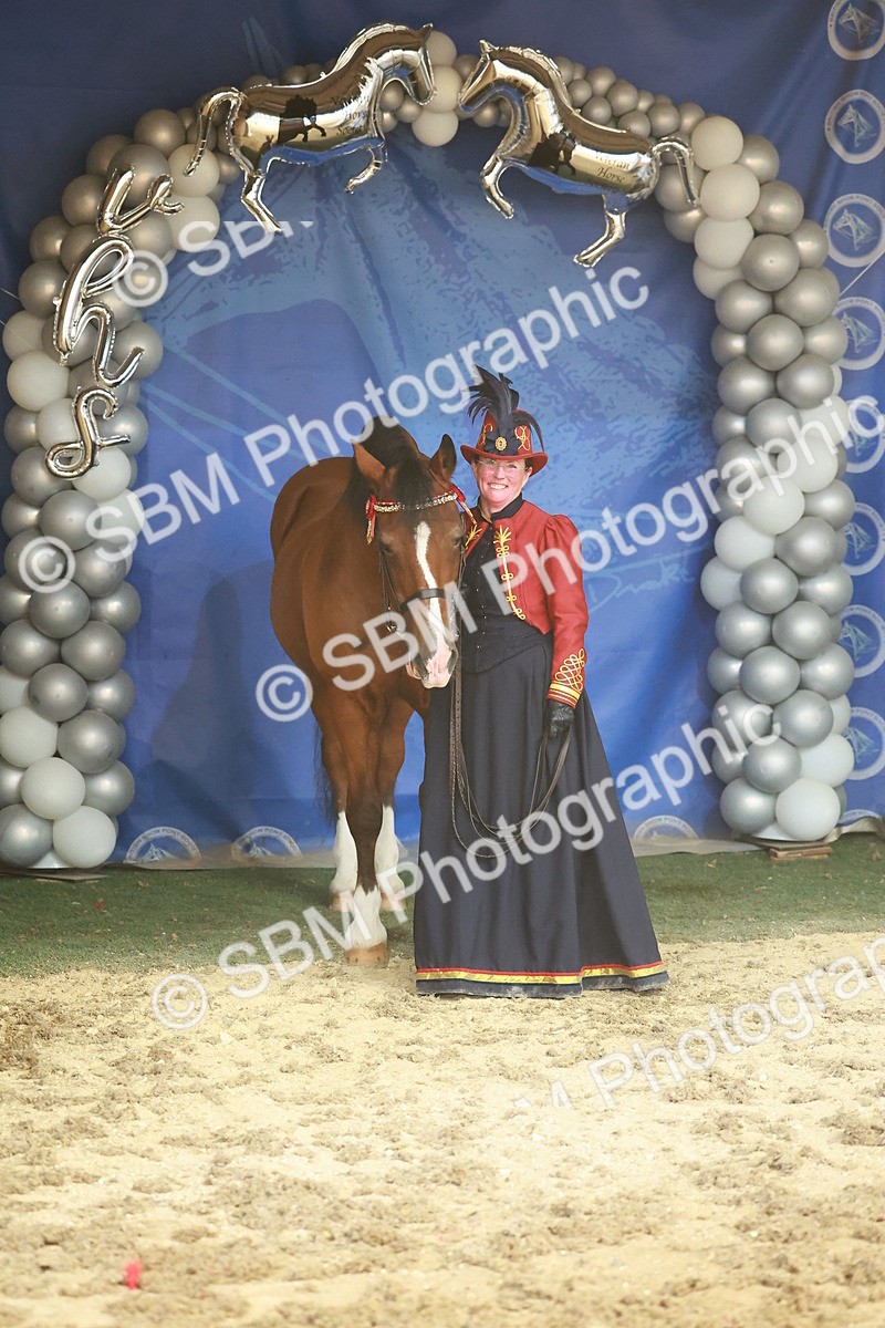 SBM_13748 - Class 104 - IH  Costume