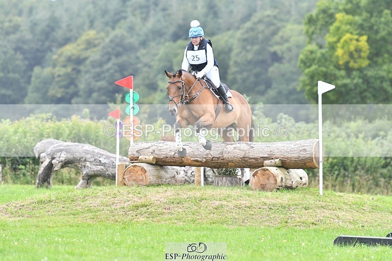 240803-115623-03405 - 025-Trilby_Crewes-WATERNISH_BRIDLE_LANE