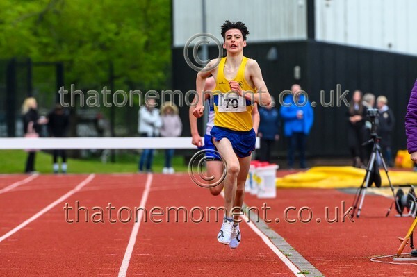 Opener25-924625 - Track Male