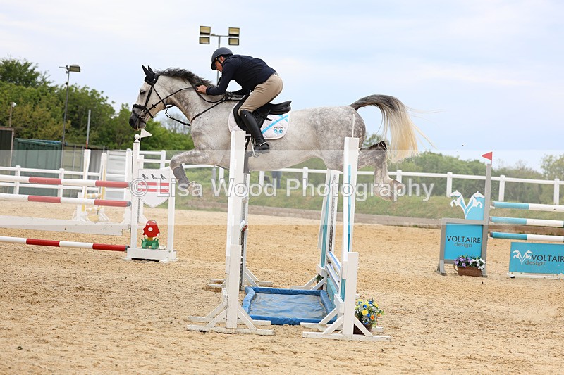 3E7A9674 - Class 9: Senior Foxhunter/1.20 open