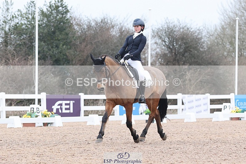 250216-132004-05939 - 111-Isabella.Owers-Hoppenhofs.Canda.Z