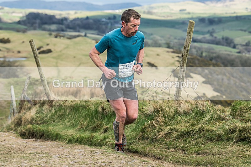 Helm Hill -400 - Kendal Winter League Helm Hill Fell Races (Under 13/15/17 & Seniors) Sunday 16th March 2025