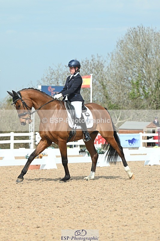 250403-103622-01490 - 036-Abbie.Newbury-Seagry.Viceroy