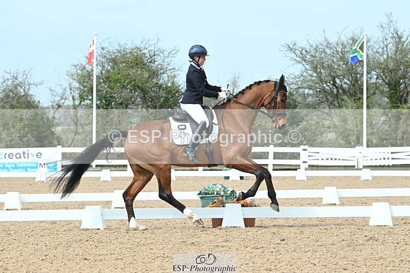 250403-103504-01463 - 036-Abbie.Newbury-Seagry.Viceroy