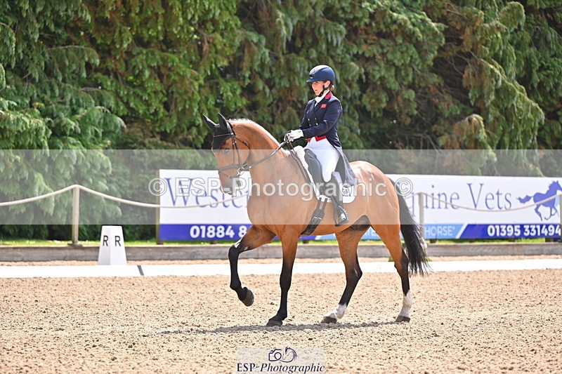 250523A-122806-06551 - D-468-Laura.Collett-LONDON.52