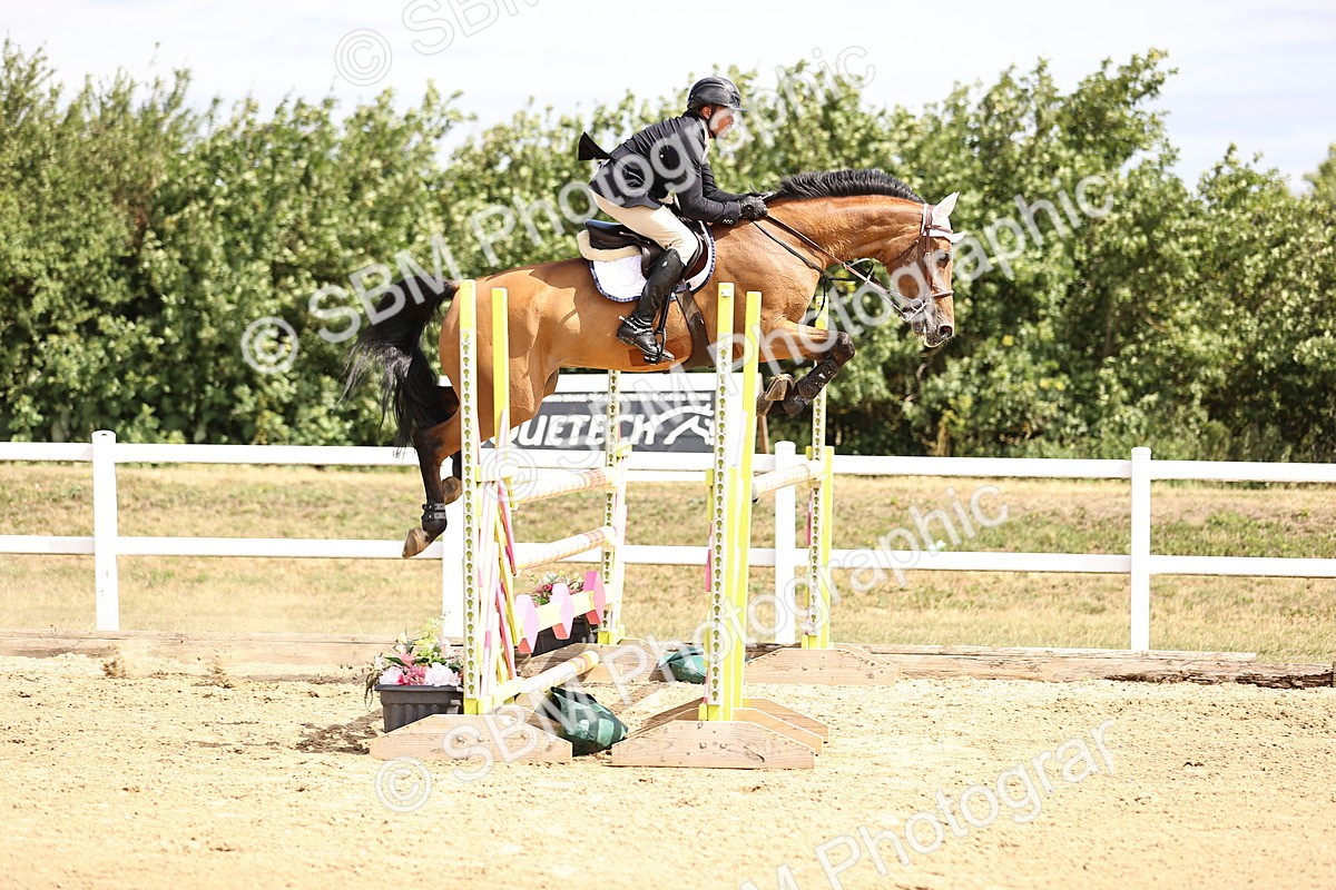 SBM_009866 - Class 8 - Senior Newcomers - 1.10  Open