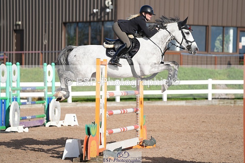 251108-125613-02605 - Cls 13 Foxhunter and 1.20m Open