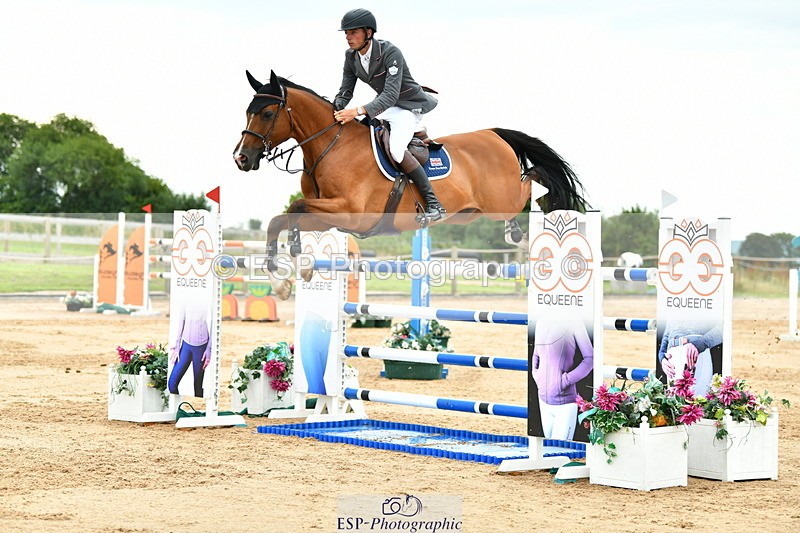 230720A-153423-03931 - Cls 9, 2 Star Big 1.40m Start to break