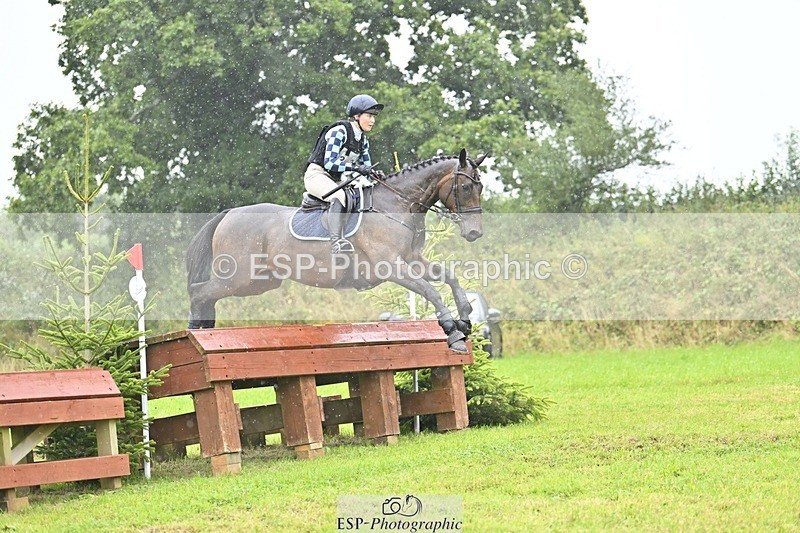 240901A-140552-09220 - 329-Hanna.Bertorelli-BWTH.CLASSIC.CUT