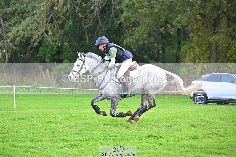 241025-130544-08379 - 107-Simon.Grieve-BEST.ESCAPADE