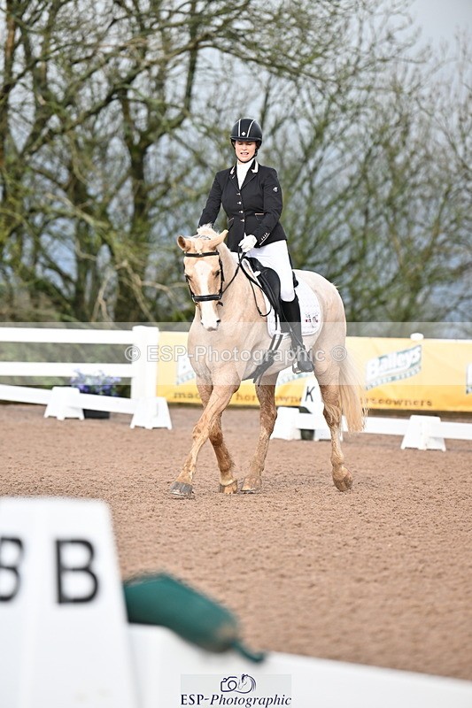 240218A-094409-04828 - 176-Kim.Walker-Dom.Perignon