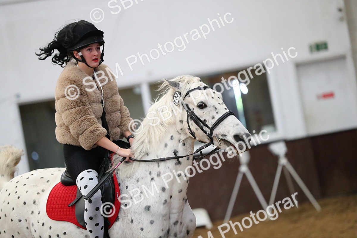 SBM_001213 - Class 3 - Horse & Hound