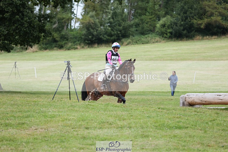 240825X-181025-38491 - 80cm XC 17.30 to End