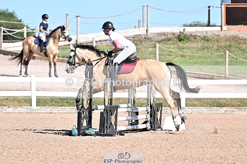 250708A-170734-00195 - 70cm Classes