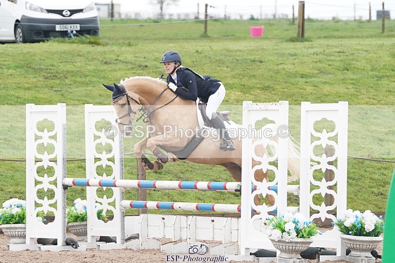 250419-095708-07868 - 554-Lauren.Reason-MERLYNS.CUSTARD.CREAM